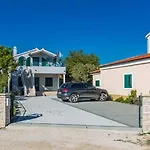Apartmán In With Sea View, Terrace, Air Conditioning, Wifi Pirovac