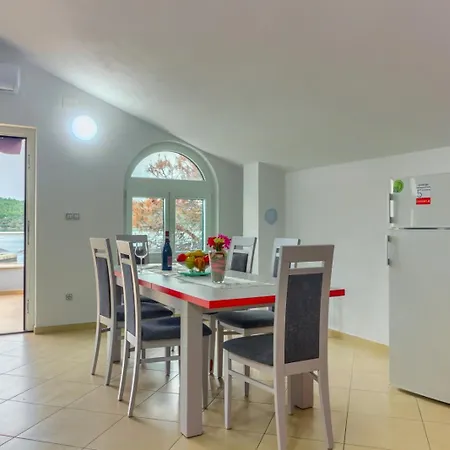 In With Sea View, Terrace, Air Conditioning, Wifi Pirovac