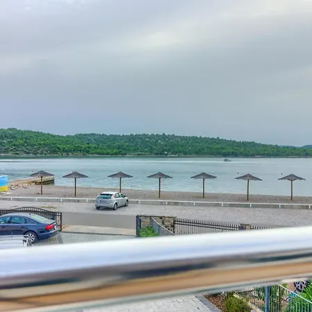 In With Sea View, Terrace, Air Conditioning, Wifi * Pirovac