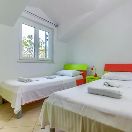 Apartment In With Sea View, Terrace, Air Conditioning, Wifi