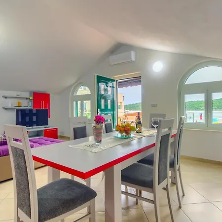 Apartment In With Sea View, Terrace, Air Conditioning, Wifi Pirovac