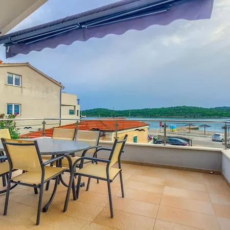 Apartment In With Sea View, Terrace, Air Conditioning, Wifi *