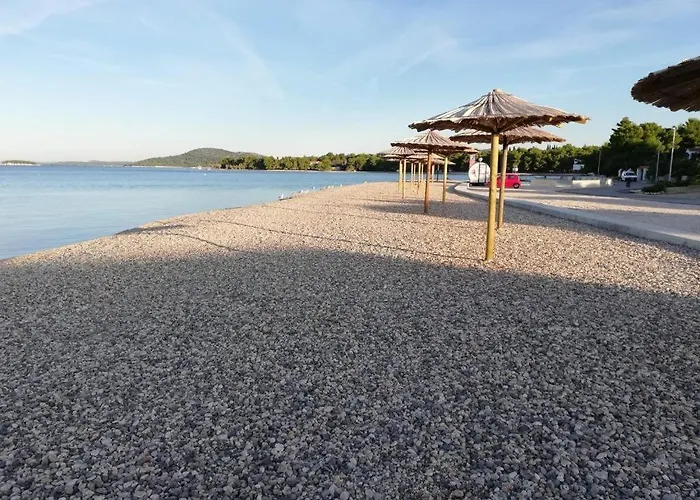 Lägenhet In With Sea View, Terrace, Air Conditioning, Wifi Pirovac