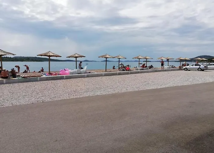 In With Sea View, Terrace, Air Conditioning, Wifi Pirovac