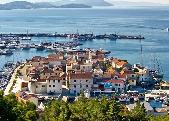 アパート In With Sea View, Terrace, Air Conditioning, Wifi