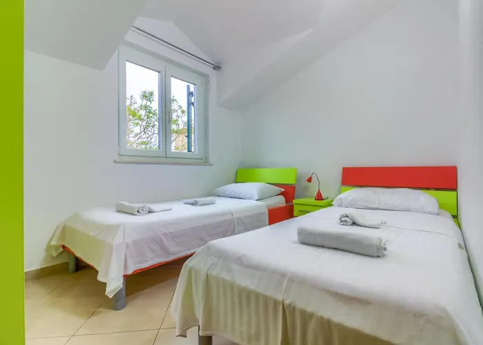 アパート In With Sea View, Terrace, Air Conditioning, Wifi